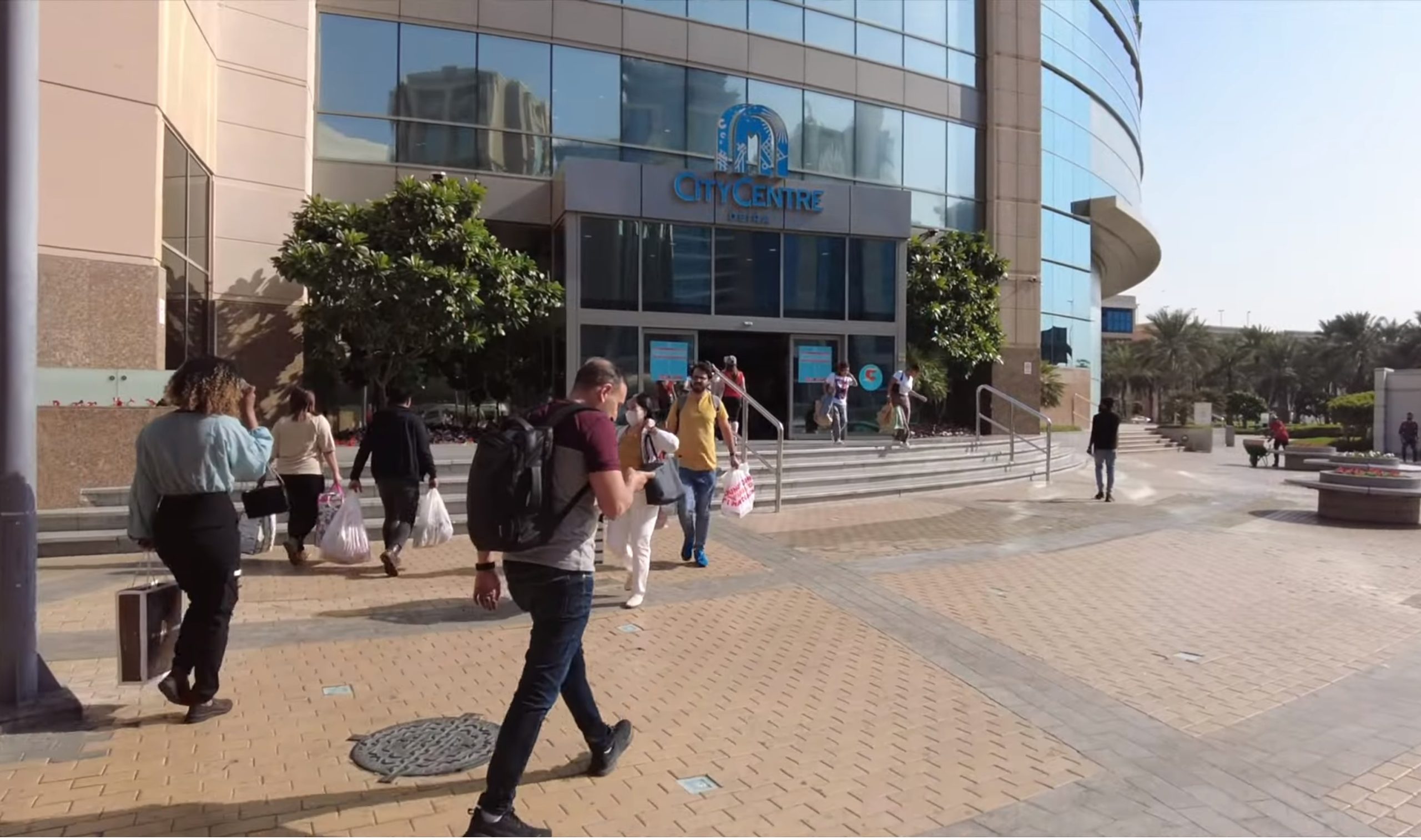 Main Enterance Of Mall 