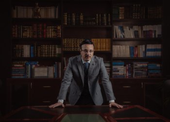 Dr. Hassan Mohsen Elhais - Leading Legal Consultant in Child Custody Law in the UAE