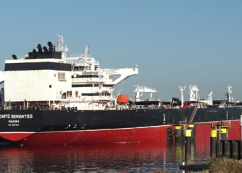 Crude oil tanker Monte Serantes in a file photograph; illustrative, not a vessel identified in the Gulf of Oman report
