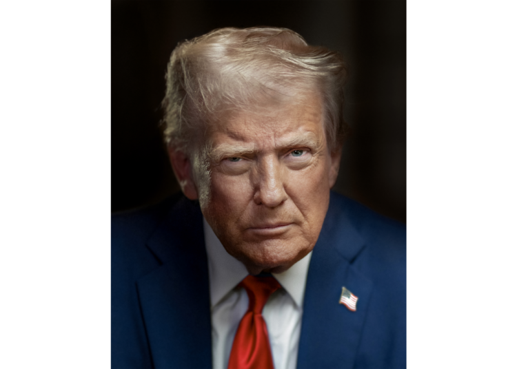Official portrait of US President Donald Trump, used to illustrate the administration's Russia sanctions review