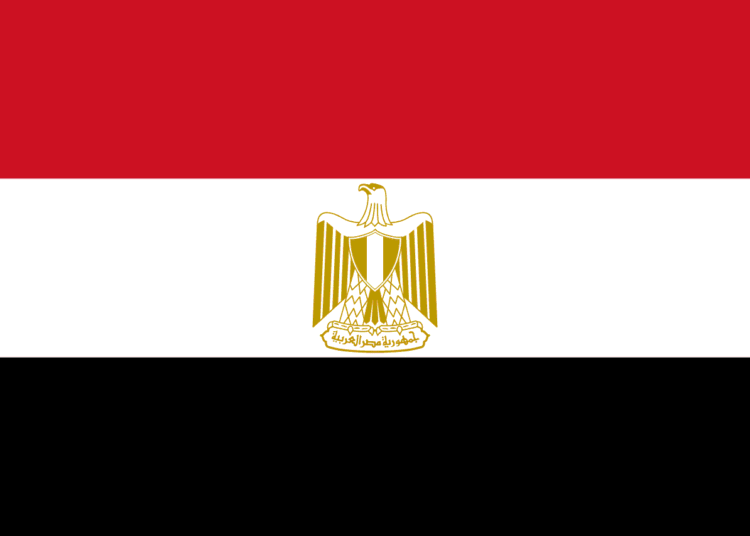 Flag of Egypt illustrating the country's diplomatic support for Saudi Arabia