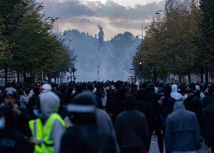 Crowd at Place de la République in Paris during October 17, 2026 protests