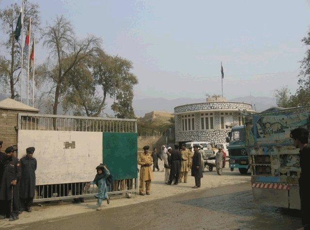 Archival 2004 photograph of the Torkham crossing between Afghanistan and Pakistan, not the October 2026 clashes in Kurram
