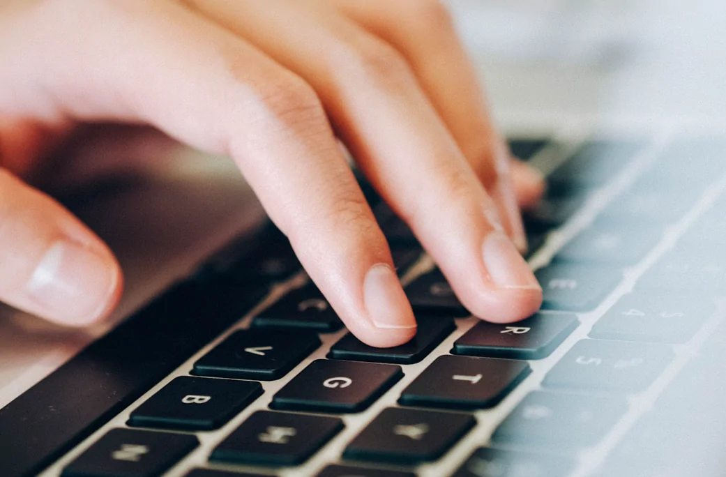 Positive and negative sides about tracing online activity